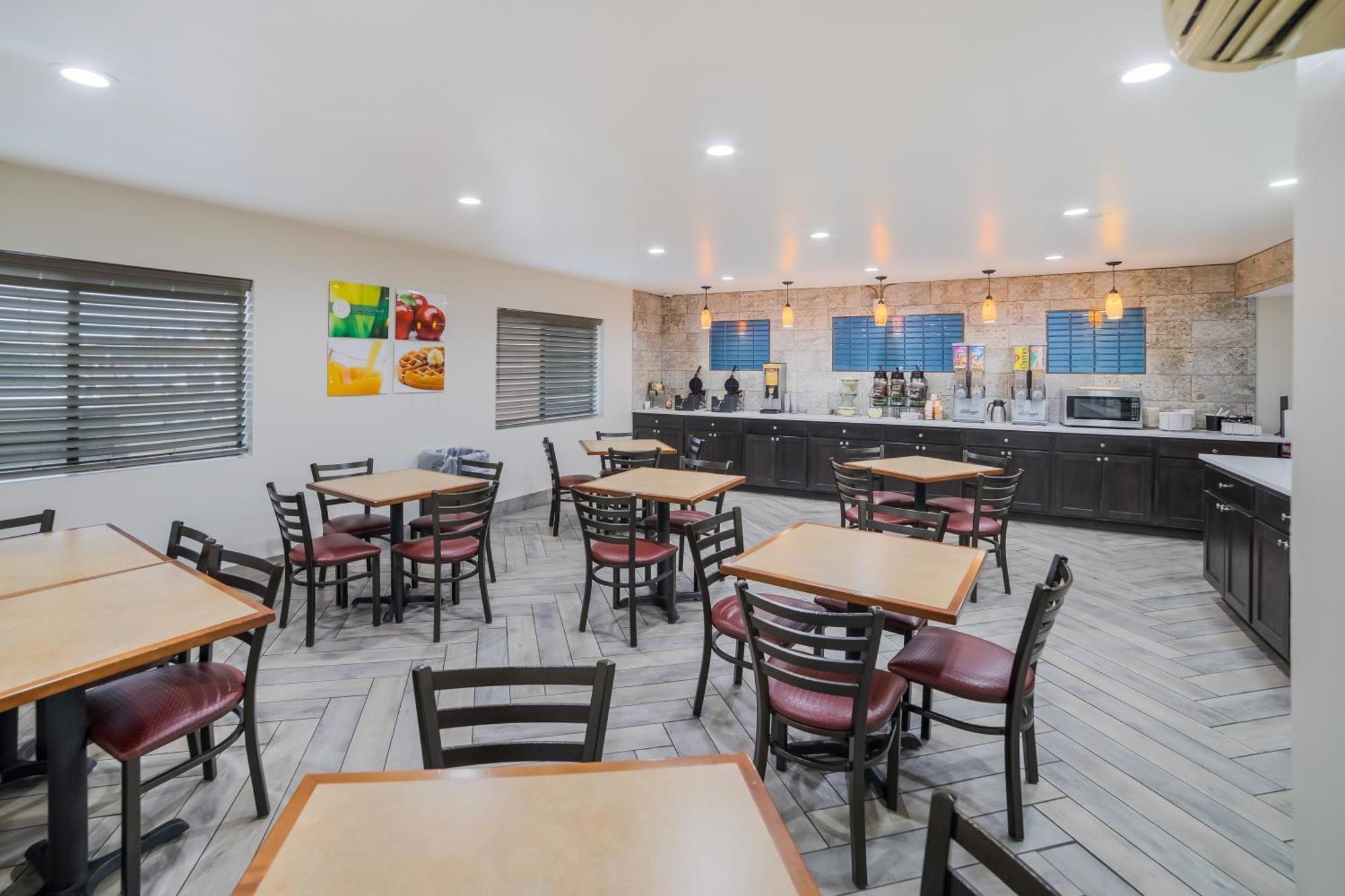 Quality Inn & Suites Goodyear - Phoenix West Buitenkant foto
