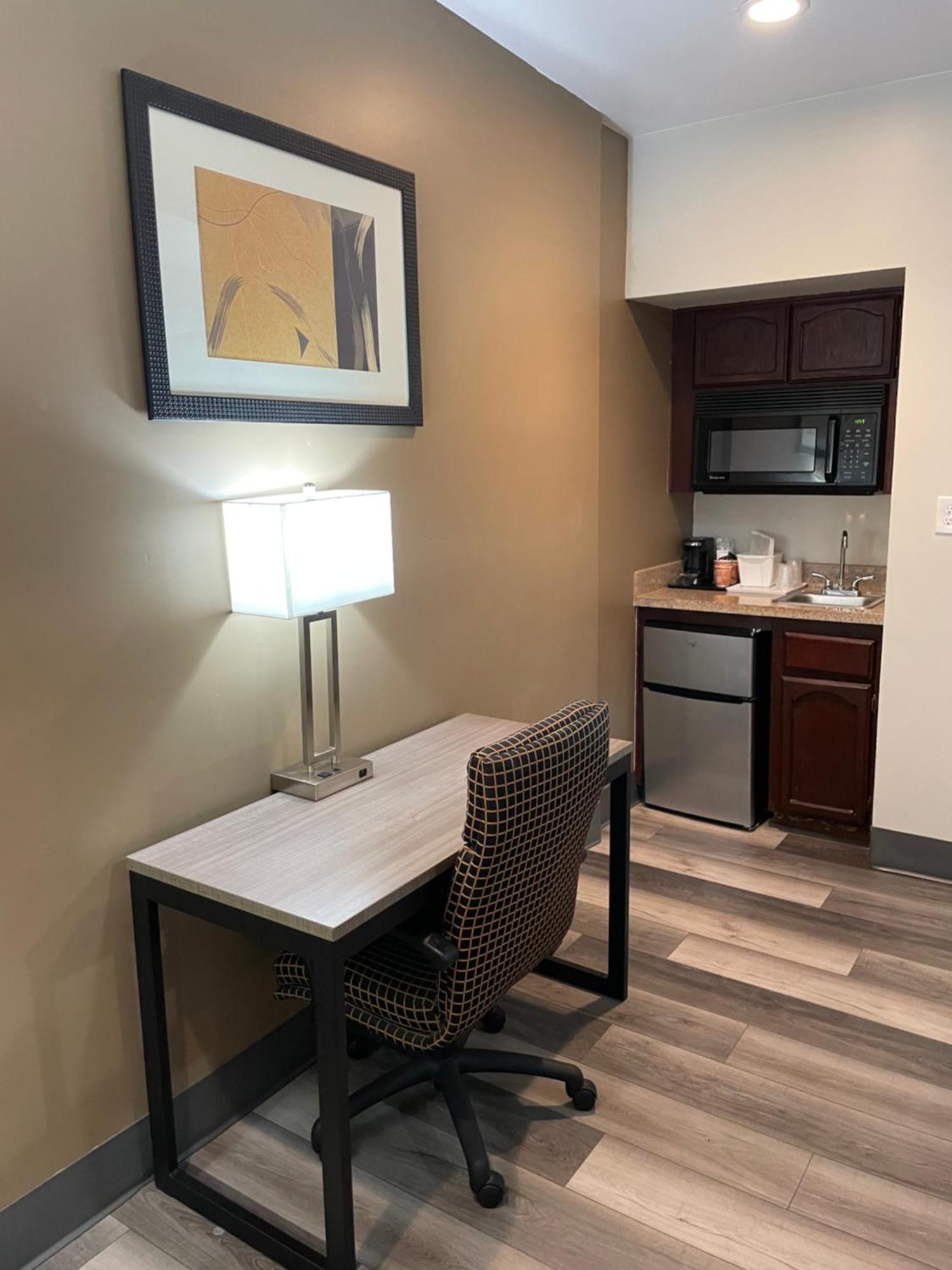 Quality Inn & Suites Goodyear - Phoenix West Buitenkant foto